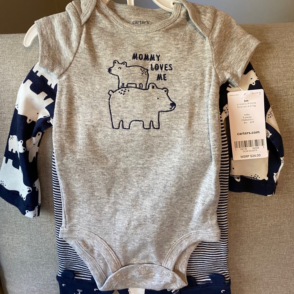 Carter’s Bear matching set - 2 onesis (3 month)